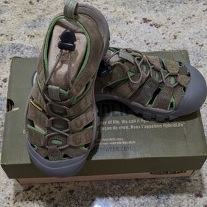 Keen Newport sandal, leather brindle/jade Sz 5 NIB